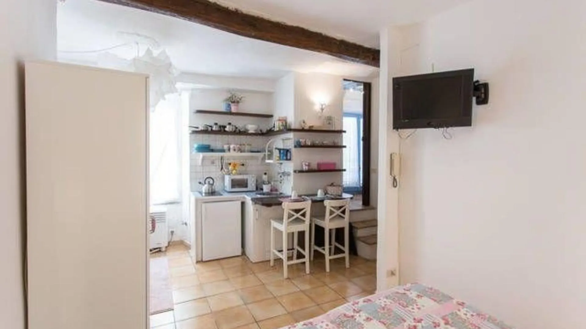 Romantisches Studio Im Lebhaftesten Viertel Roms Apartment Italy